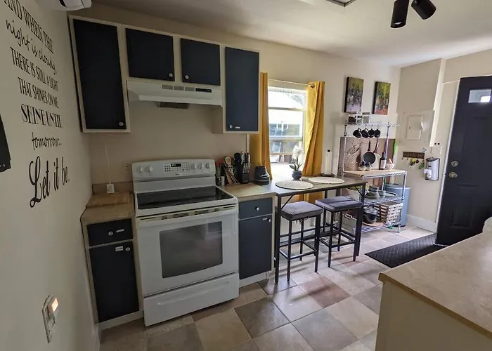 Walk To Washington Park, Pet-friendly, Backyard Apartment *