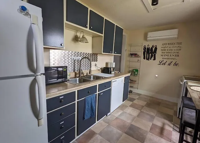 Walk To Washington Park, Pet-friendly, Backyard